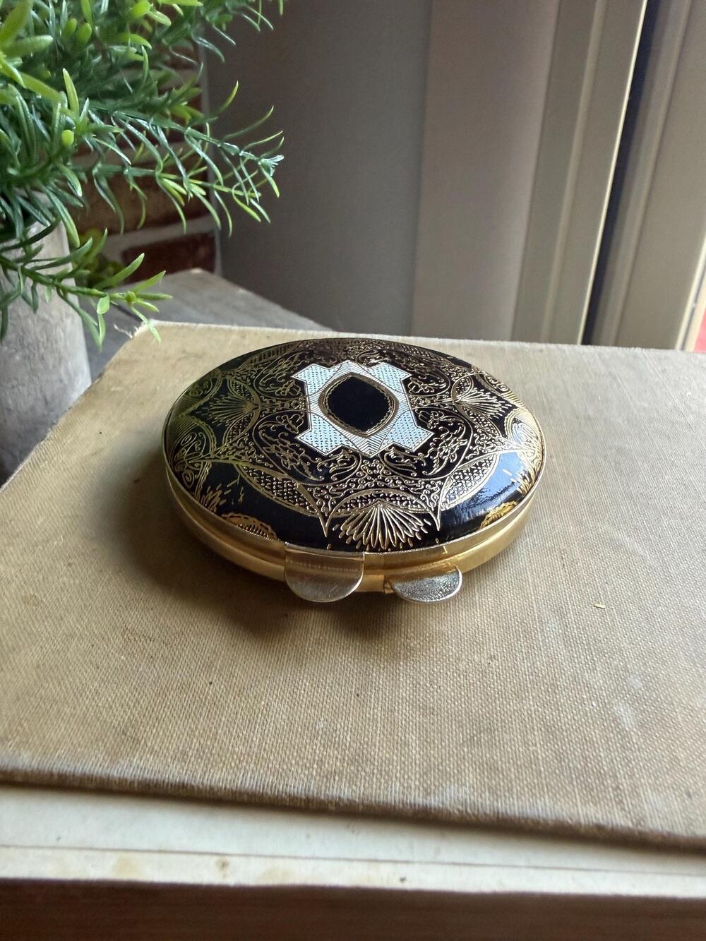 Florentine Leather Powder Compact | Vintage 1950s 60s Italian Vanity Case